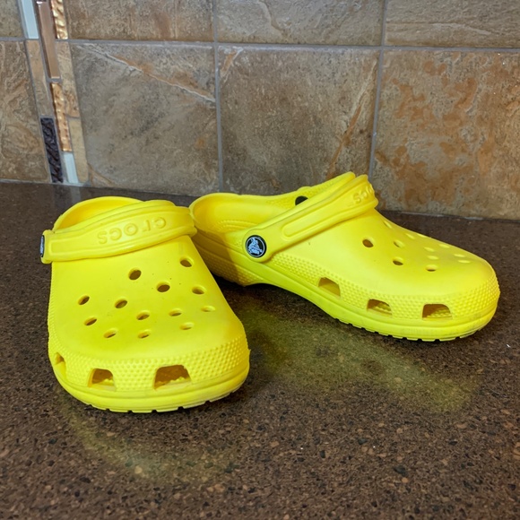 Used Yellow Crocs size Youth 4 or Women's 6 - Picture 4 of 9